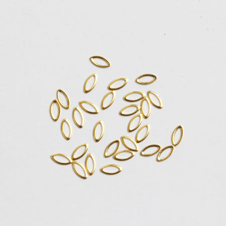 SHAREYDVA Mini-Leaf Inside Cutout Gold 2x4mm 50p