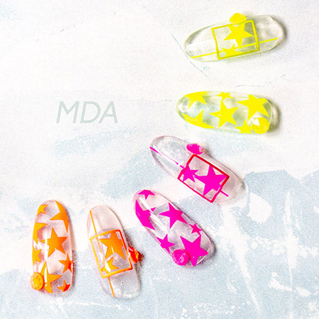 Bonnail × mda Square Focus M Neon Pink